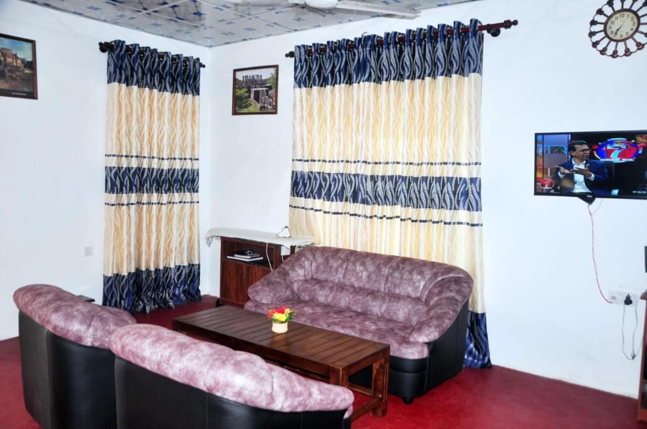 Impress Holiday Home Анурадхапура Екстериор снимка